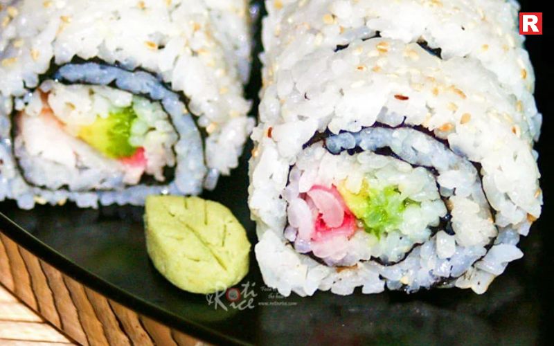 Uramaki – The Inside-Out Roll