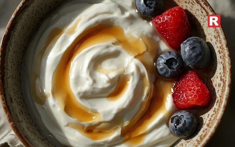 4. Greek Yogurt – Creamy Energy and Focus Booster