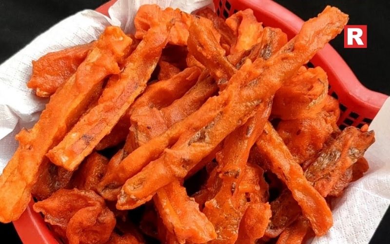 6. Nadru Monji: The Crispy Lotus Stem Fritters
