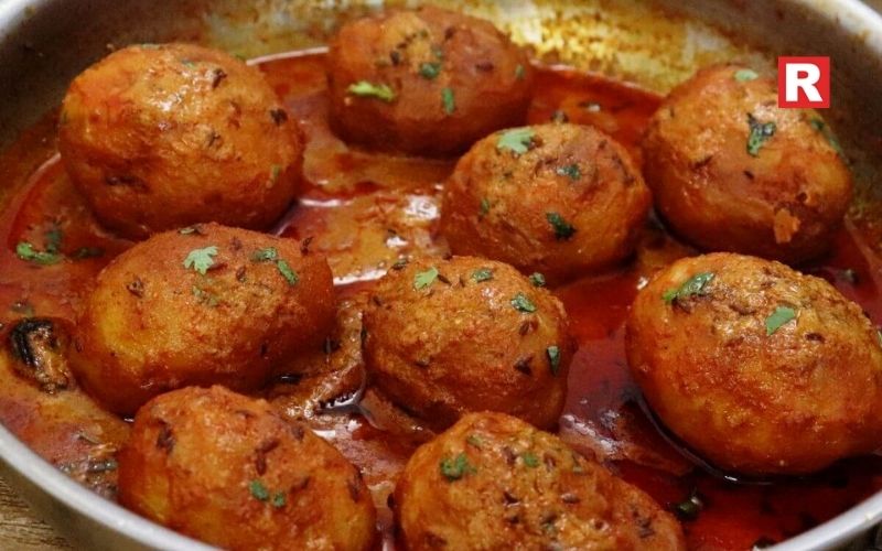 7. Dum Aloo: The Potato Curry Like No Other