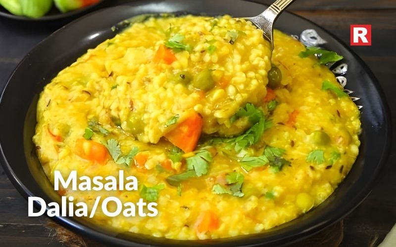 5. Masala Dalia/Oats (The Long-Lasting Fuel)