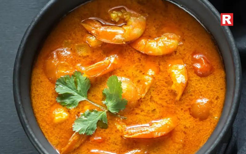 2. Kadugu Yerra (Mustard Prawn Curry)